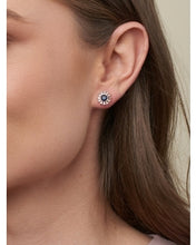 Load image into Gallery viewer, Saphire crystal bloom studs